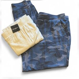 Eddie Bauer Gray Camouflage and Beige Lounge Pants. XL